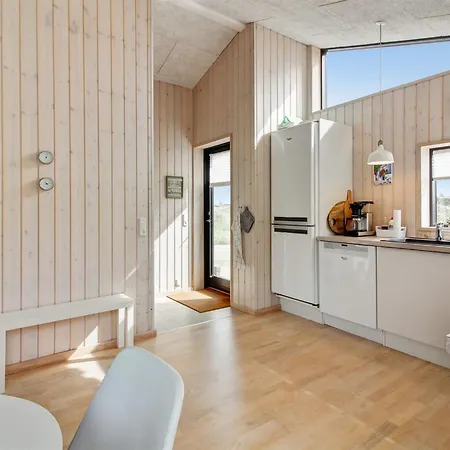 Mikkel - 300m From The Sea By Interhome