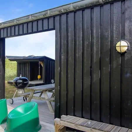 Semesterbostad Mikkel - 300m From The Sea By Interhome *